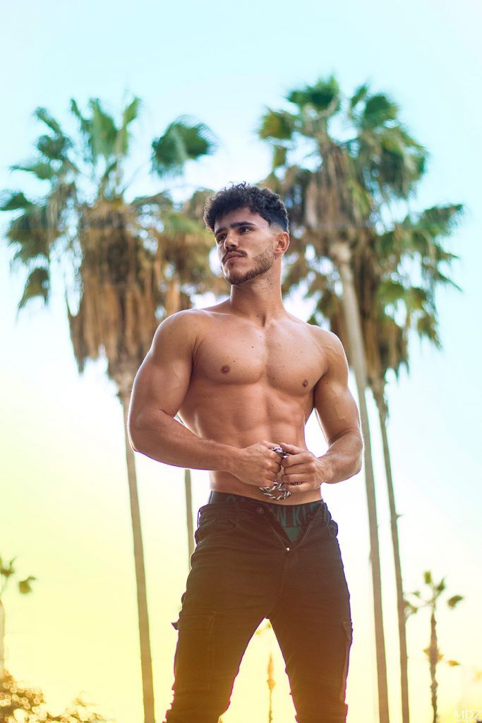 Michael Ortega sin camiseta