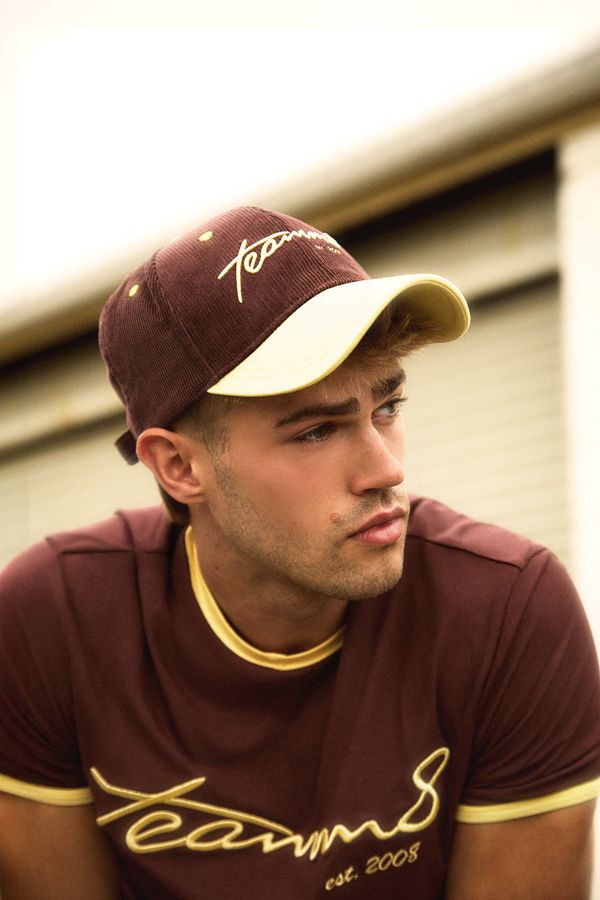 ropa deportiva hombre retro