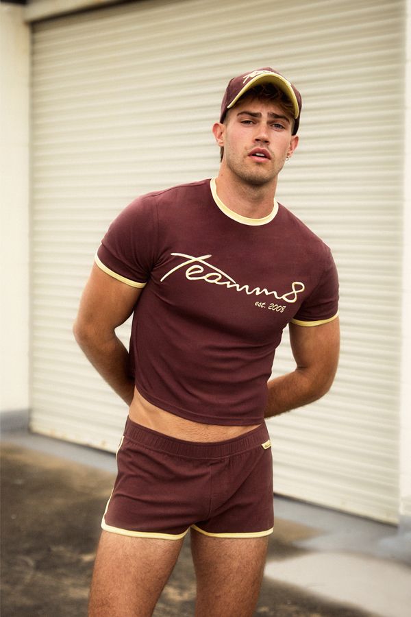 ropa deportiva hombre retro