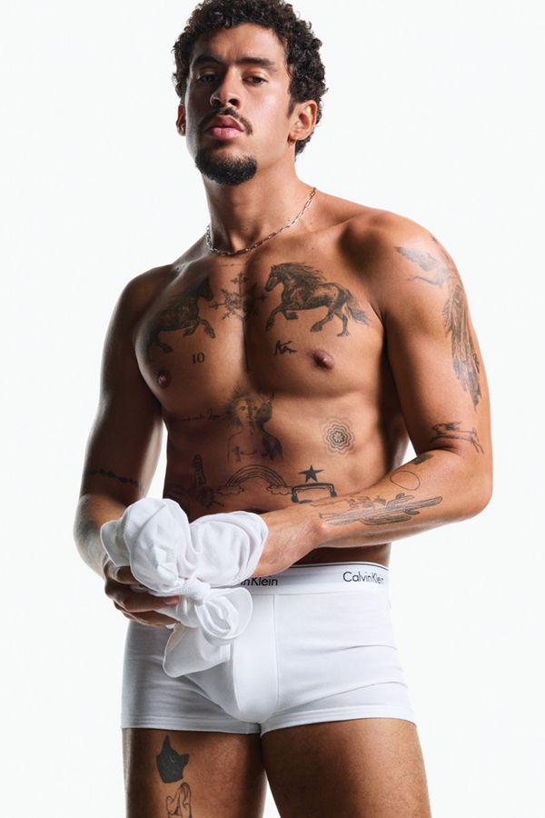 Bad Bunny en calzoncillos Calvin Klein